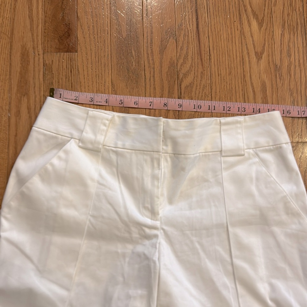 NWOT TAGS ladies white dress shorts size 8
